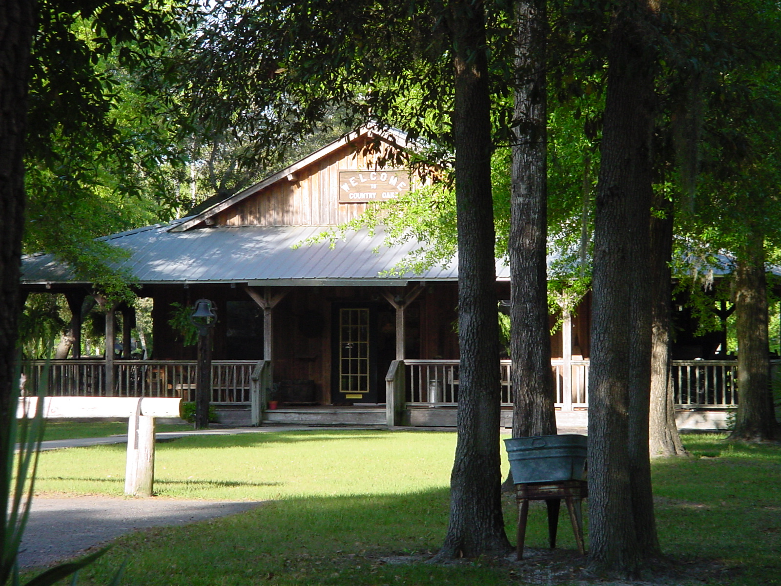 Country Oaks campground grounds